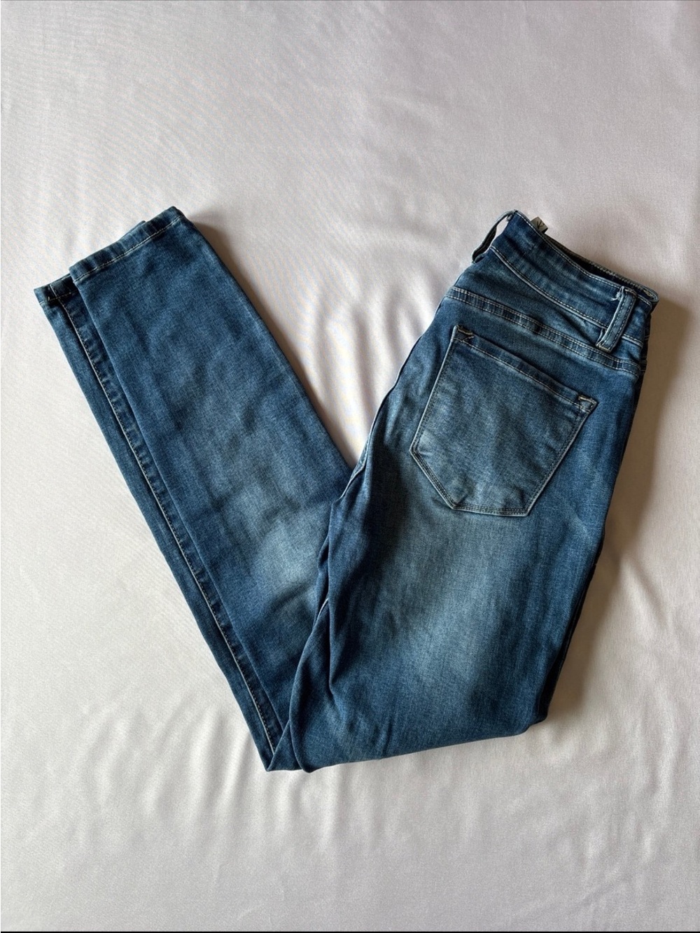 KanCan Estilo Women's Skinny Jeans in Medium Blue Wash